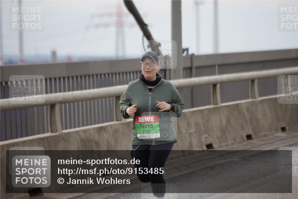 03.10.2025 - Köhlbrandbrückenlauf Jannik Wohlers http://msf.ph/oto/9153485 03.10.2025 16:04:14 Position 1 8183 meine-sportfotos.de