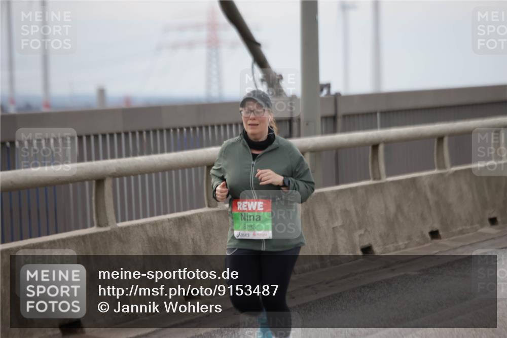 03.10.2025 - Köhlbrandbrückenlauf Jannik Wohlers http://msf.ph/oto/9153487 03.10.2025 16:04:15 Position 1 8183 meine-sportfotos.de