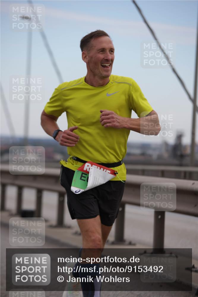 03.10.2025 - Köhlbrandbrückenlauf Jannik Wohlers http://msf.ph/oto/9153492 03.10.2025 15:19:22 Position 1  meine-sportfotos.de