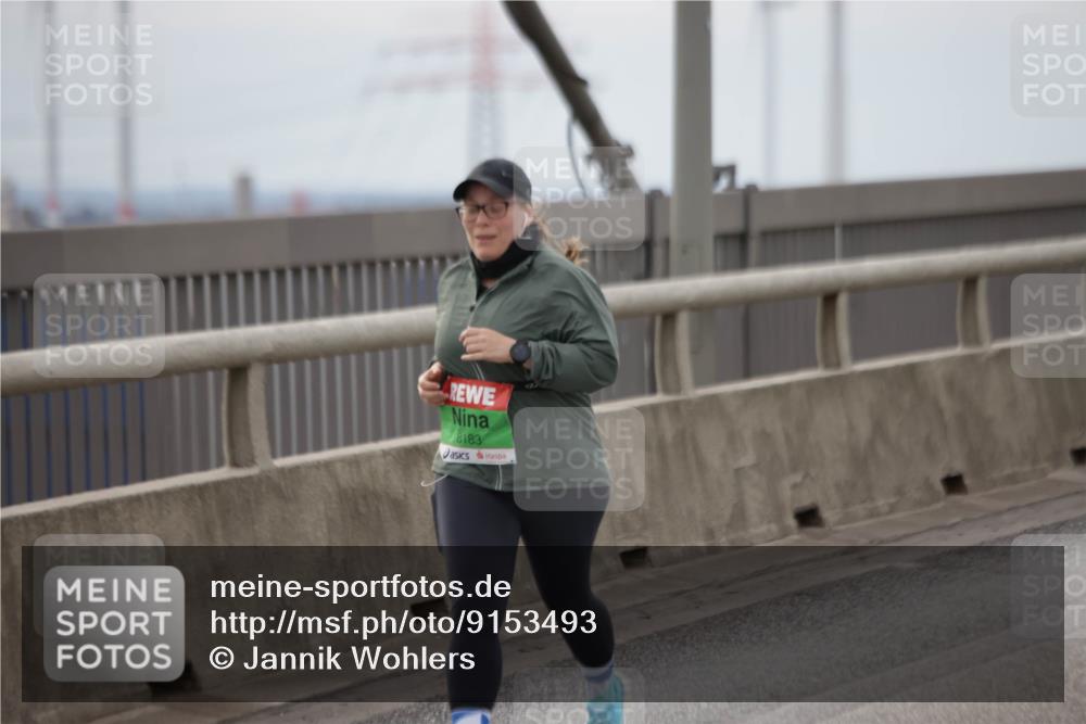 03.10.2025 - Köhlbrandbrückenlauf Jannik Wohlers http://msf.ph/oto/9153493 03.10.2025 16:04:15 Position 1 8183 meine-sportfotos.de