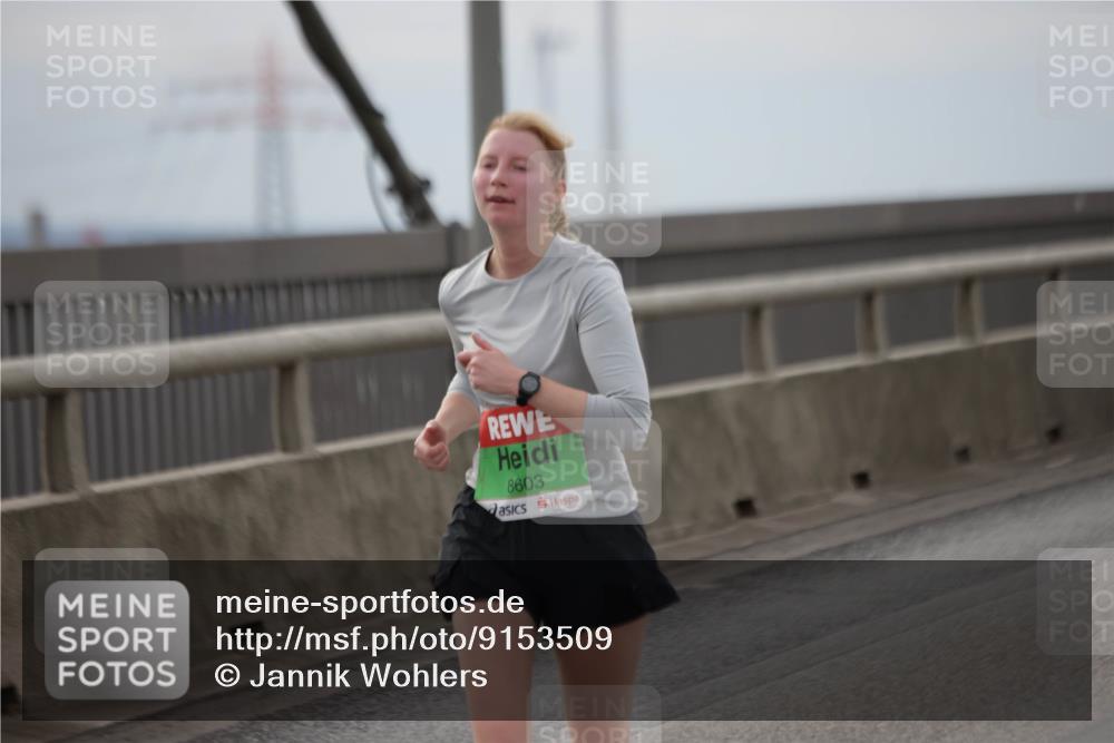 03.10.2025 - Köhlbrandbrückenlauf Jannik Wohlers http://msf.ph/oto/9153509 03.10.2025 16:04:17 Position 1 8603 meine-sportfotos.de
