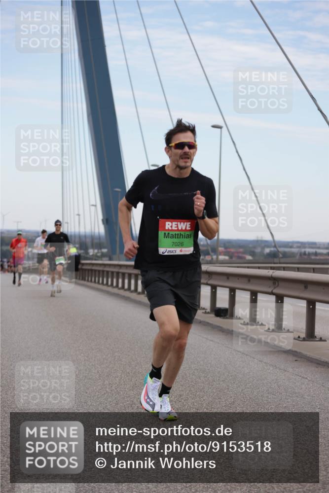 03.10.2025 - Köhlbrandbrückenlauf Jannik Wohlers http://msf.ph/oto/9153518 03.10.2025 15:19:24 Position 1 7026 meine-sportfotos.de