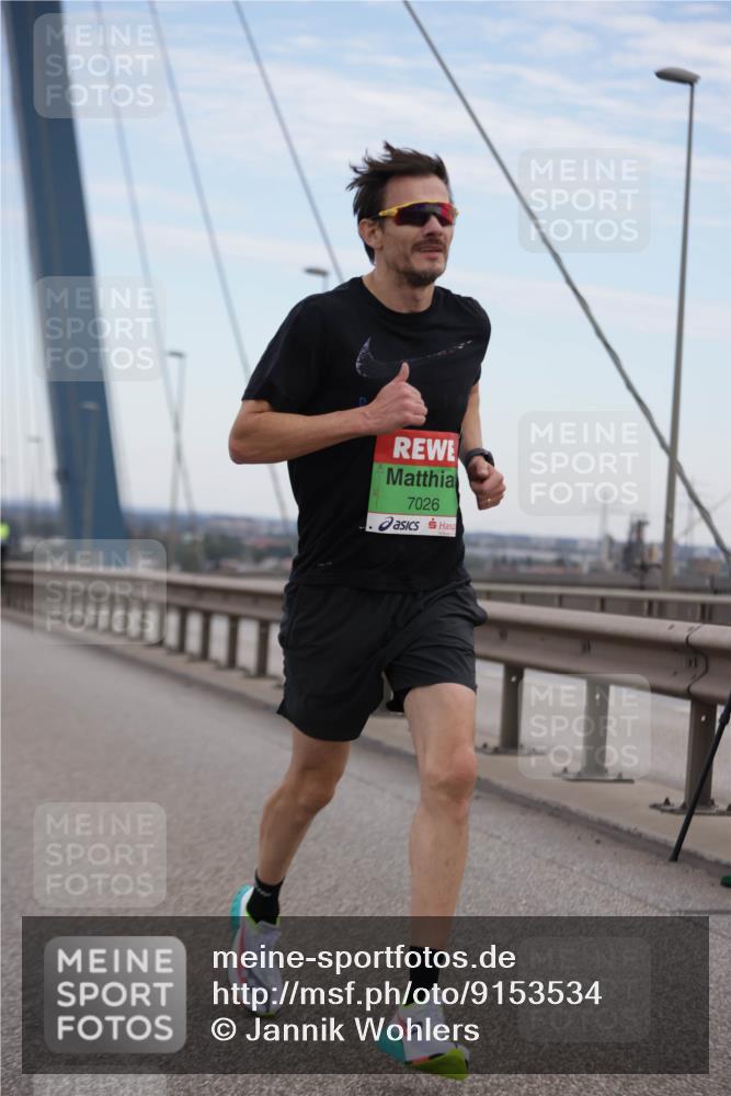 03.10.2025 - Köhlbrandbrückenlauf Jannik Wohlers http://msf.ph/oto/9153534 03.10.2025 15:19:25 Position 1 7026 meine-sportfotos.de