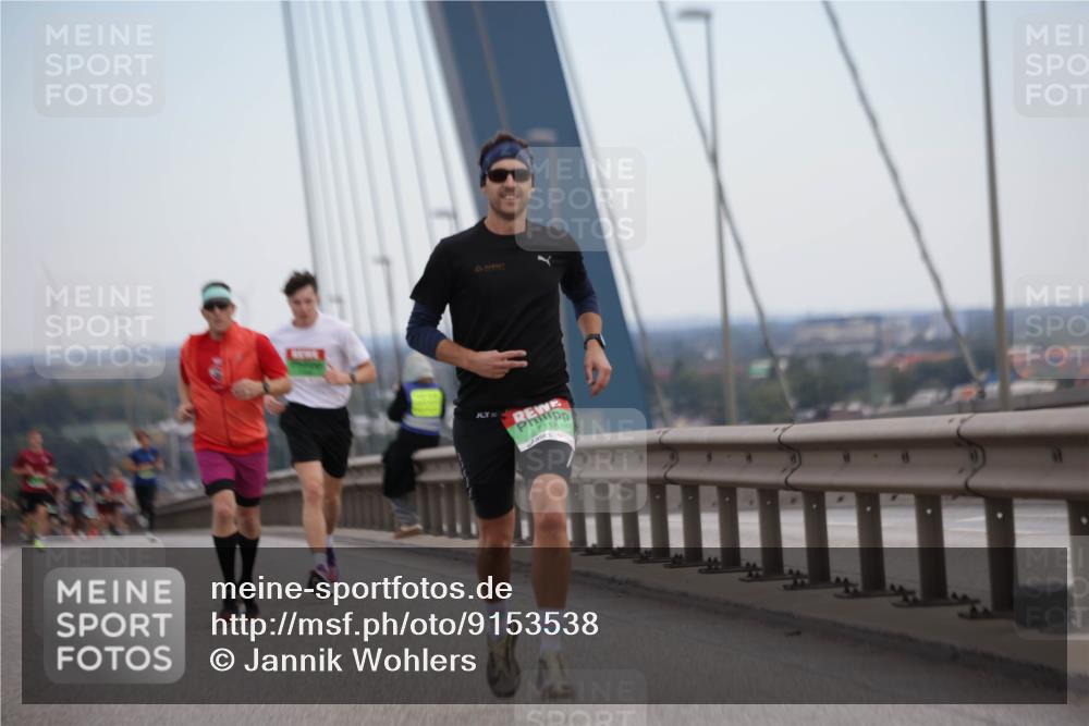 03.10.2025 - Köhlbrandbrückenlauf Jannik Wohlers http://msf.ph/oto/9153538 03.10.2025 15:19:27 Position 1 7118 meine-sportfotos.de