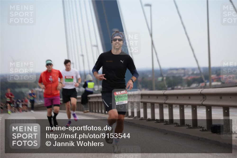 03.10.2025 - Köhlbrandbrückenlauf Jannik Wohlers http://msf.ph/oto/9153544 03.10.2025 15:19:27 Position 1 7118 meine-sportfotos.de