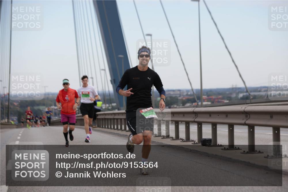 03.10.2025 - Köhlbrandbrückenlauf Jannik Wohlers http://msf.ph/oto/9153564 03.10.2025 15:19:28 Position 1 7118 meine-sportfotos.de