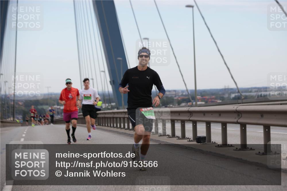 03.10.2025 - Köhlbrandbrückenlauf Jannik Wohlers http://msf.ph/oto/9153566 03.10.2025 15:19:28 Position 1 7118 meine-sportfotos.de