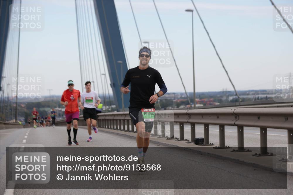 03.10.2025 - Köhlbrandbrückenlauf Jannik Wohlers http://msf.ph/oto/9153568 03.10.2025 15:19:28 Position 1 7118 meine-sportfotos.de