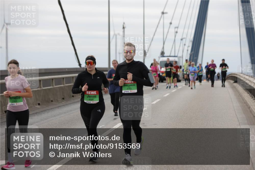 03.10.2025 - Köhlbrandbrückenlauf Jannik Wohlers http://msf.ph/oto/9153569 03.10.2025 16:04:24 Position 1 7900, 8586, 8563 meine-sportfotos.de