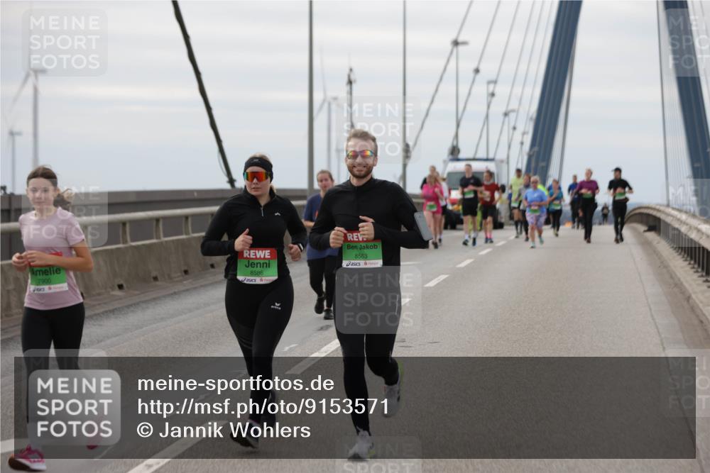 03.10.2025 - Köhlbrandbrückenlauf Jannik Wohlers http://msf.ph/oto/9153571 03.10.2025 16:04:24 Position 1 7900, 8586, 8563 meine-sportfotos.de