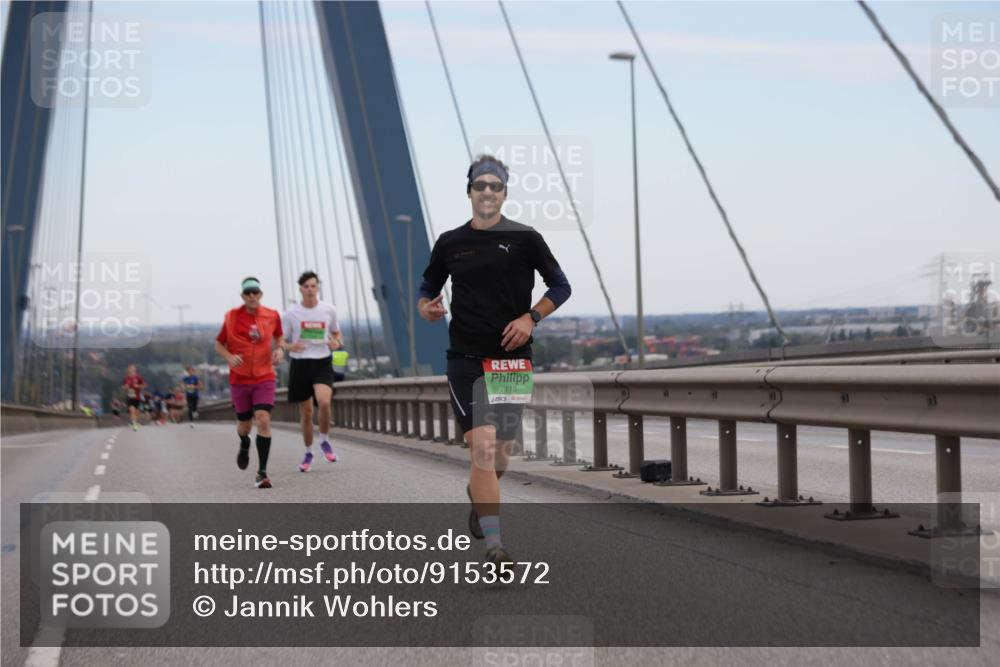 03.10.2025 - Köhlbrandbrückenlauf Jannik Wohlers http://msf.ph/oto/9153572 03.10.2025 15:19:28 Position 1 7118 meine-sportfotos.de