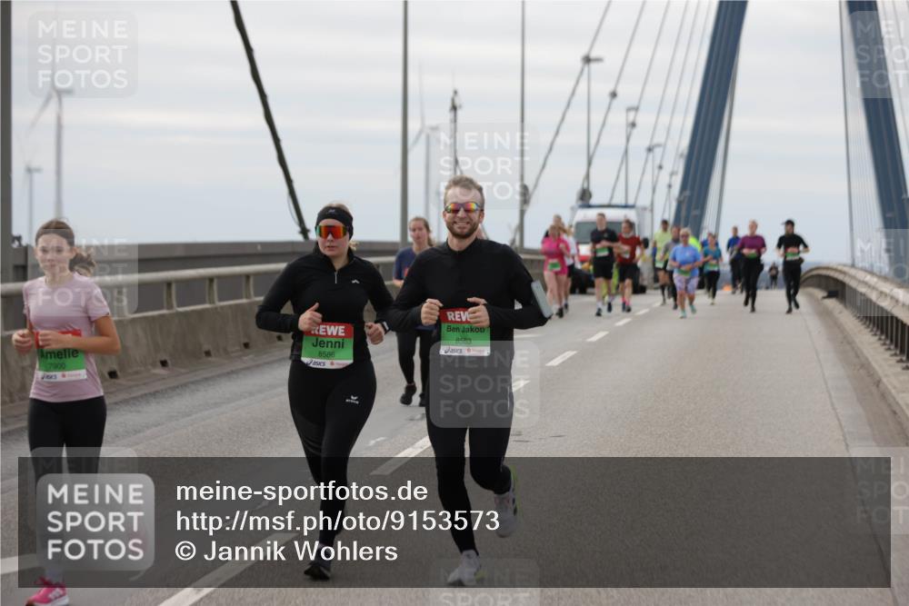03.10.2025 - Köhlbrandbrückenlauf Jannik Wohlers http://msf.ph/oto/9153573 03.10.2025 16:04:24 Position 1 7900, 8586, 8563 meine-sportfotos.de