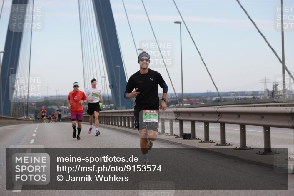 03.10.2025 - Köhlbrandbrückenlauf Jannik Wohlers http://msf.ph/oto/9153574 03.10.2025 15:19:28 Position 1 7118 meine-sportfotos.de