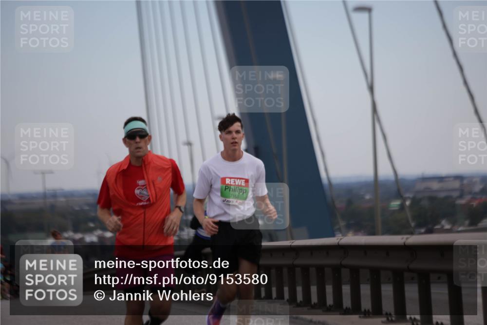 03.10.2025 - Köhlbrandbrückenlauf Jannik Wohlers http://msf.ph/oto/9153580 03.10.2025 15:19:29 Position 1 7166 meine-sportfotos.de