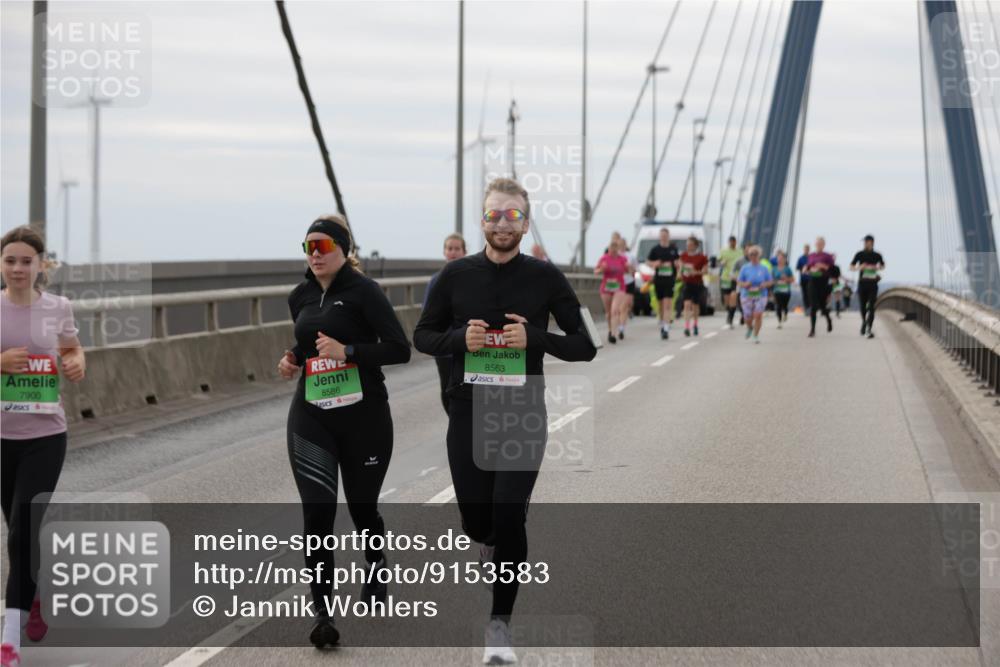 03.10.2025 - Köhlbrandbrückenlauf Jannik Wohlers http://msf.ph/oto/9153583 03.10.2025 16:04:24 Position 1 7900, 8586, 8563 meine-sportfotos.de