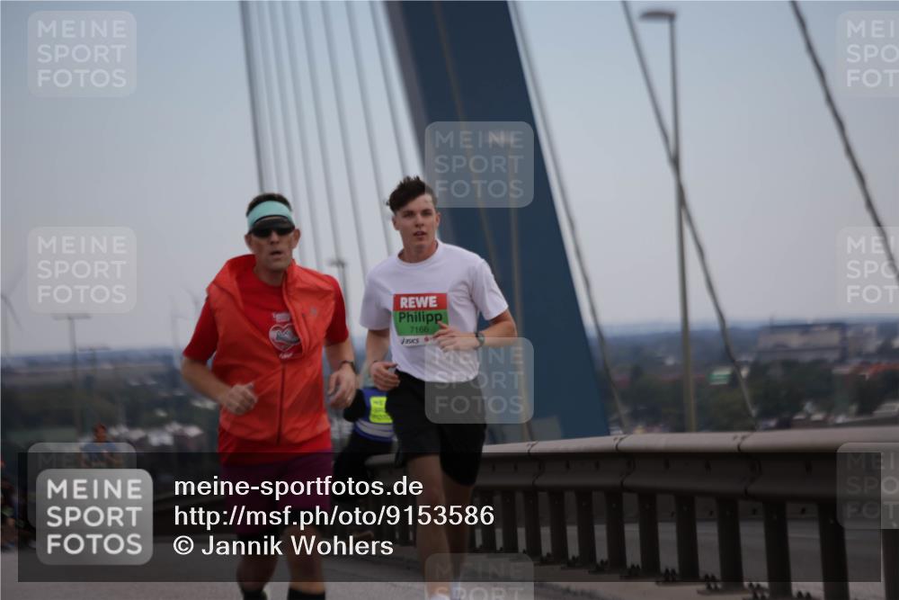 03.10.2025 - Köhlbrandbrückenlauf Jannik Wohlers http://msf.ph/oto/9153586 03.10.2025 15:19:29 Position 1 7166 meine-sportfotos.de