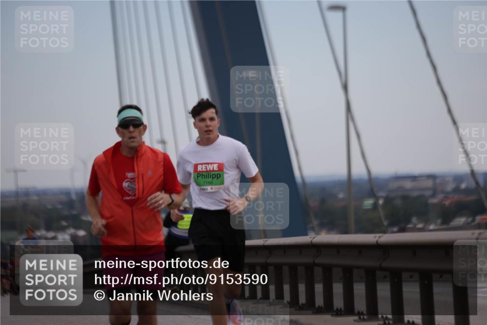 03.10.2025 - Köhlbrandbrückenlauf Jannik Wohlers http://msf.ph/oto/9153590 03.10.2025 15:19:29 Position 1 7166 meine-sportfotos.de