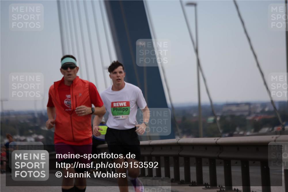 03.10.2025 - Köhlbrandbrückenlauf Jannik Wohlers http://msf.ph/oto/9153592 03.10.2025 15:19:29 Position 1 7166 meine-sportfotos.de