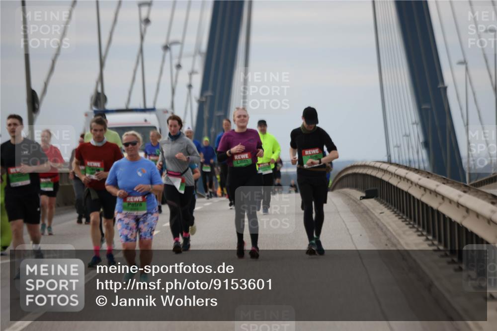 03.10.2025 - Köhlbrandbrückenlauf Jannik Wohlers http://msf.ph/oto/9153601 03.10.2025 16:04:31 Position 1 8060 meine-sportfotos.de