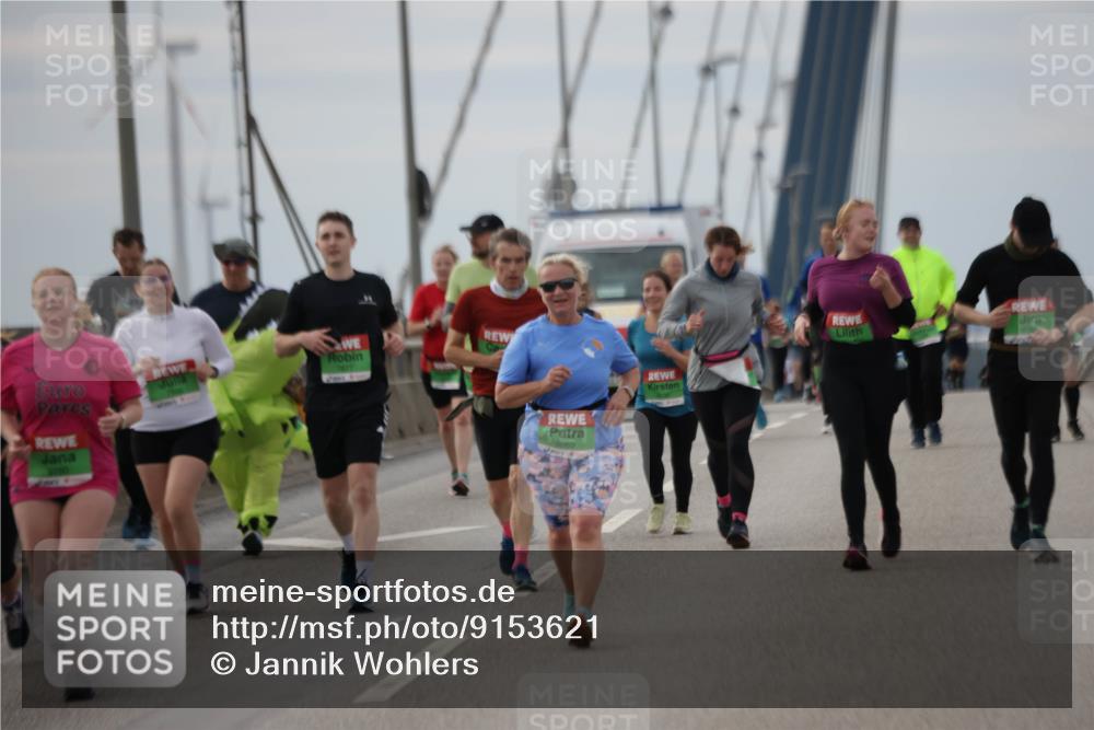 03.10.2025 - Köhlbrandbrückenlauf Jannik Wohlers http://msf.ph/oto/9153621 03.10.2025 16:04:32 Position 1 8069 meine-sportfotos.de