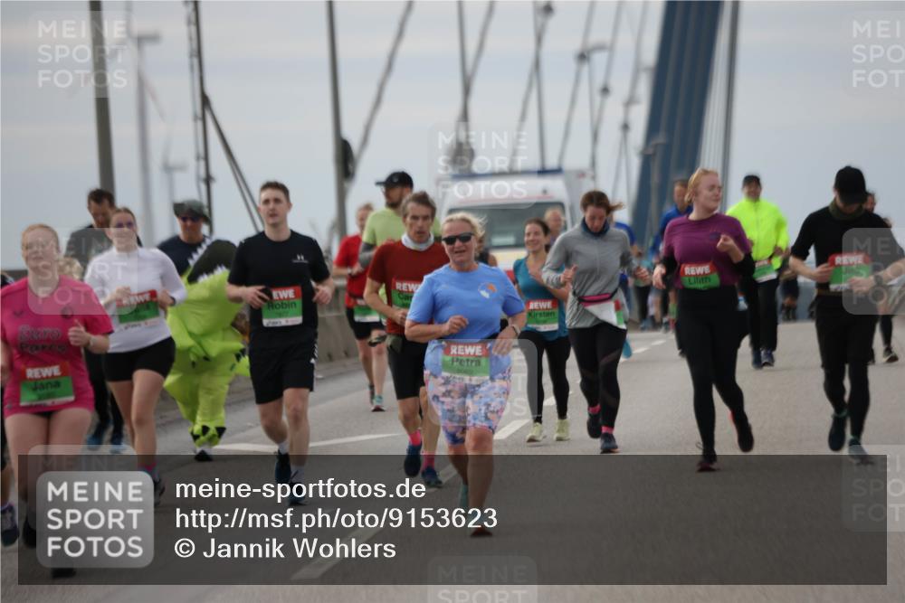 03.10.2025 - Köhlbrandbrückenlauf Jannik Wohlers http://msf.ph/oto/9153623 03.10.2025 16:04:32 Position 1 8069, 6 meine-sportfotos.de