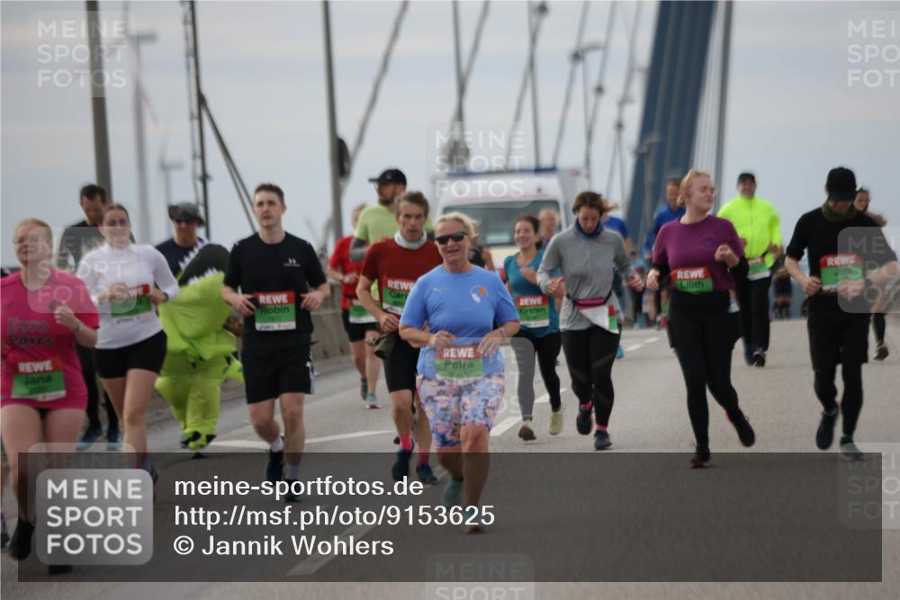 03.10.2025 - Köhlbrandbrückenlauf Jannik Wohlers http://msf.ph/oto/9153625 03.10.2025 16:04:32 Position 1 8069 meine-sportfotos.de