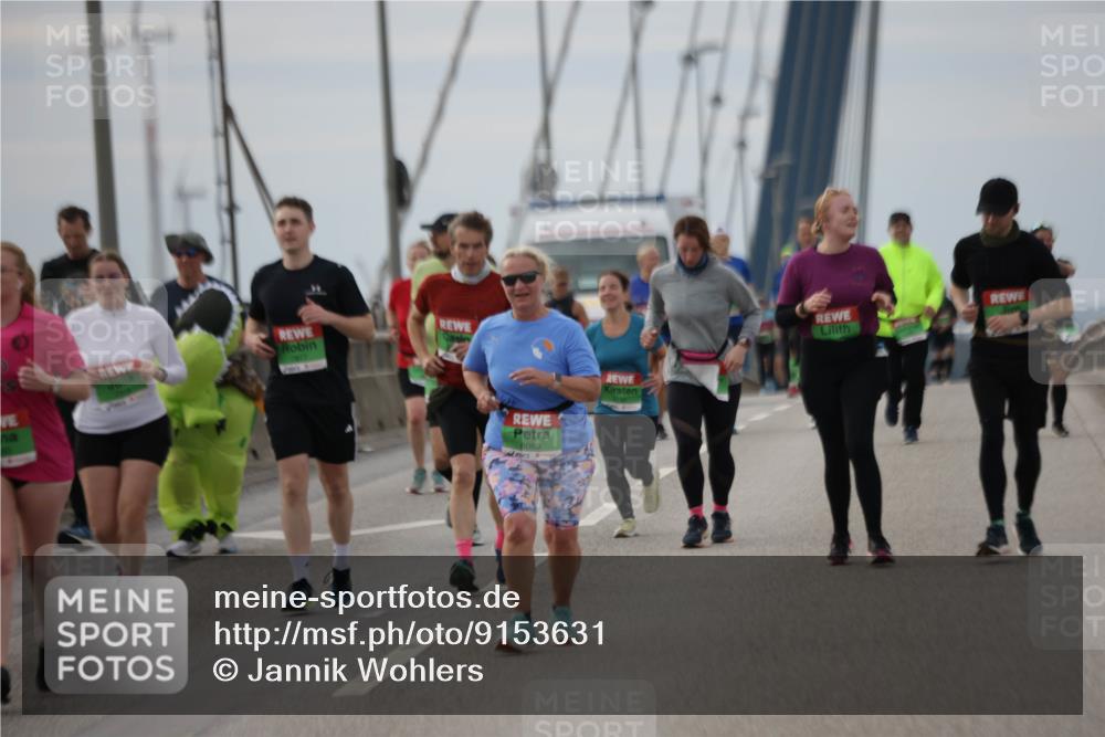 03.10.2025 - Köhlbrandbrückenlauf Jannik Wohlers http://msf.ph/oto/9153631 03.10.2025 16:04:32 Position 1 8069 meine-sportfotos.de