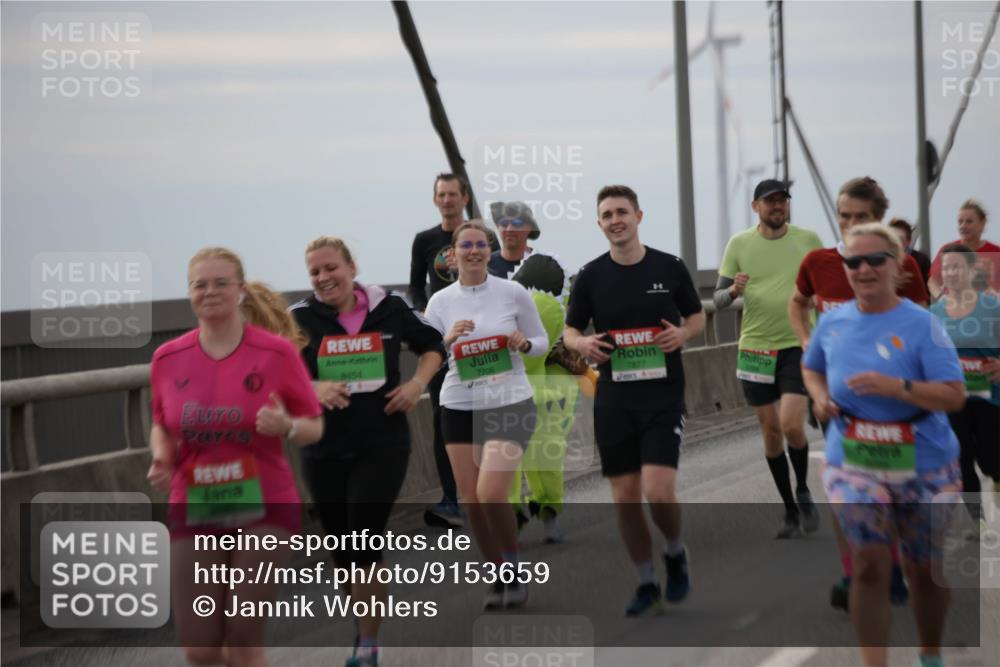03.10.2025 - Köhlbrandbrückenlauf Jannik Wohlers http://msf.ph/oto/9153659 03.10.2025 16:04:35 Position 1 8454, 7877, 7706 meine-sportfotos.de