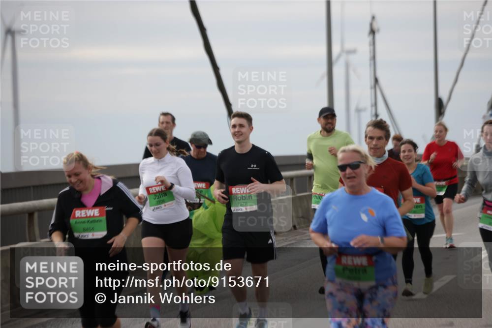 03.10.2025 - Köhlbrandbrückenlauf Jannik Wohlers http://msf.ph/oto/9153671 03.10.2025 16:04:36 Position 1 8454, 7706, 7877 meine-sportfotos.de