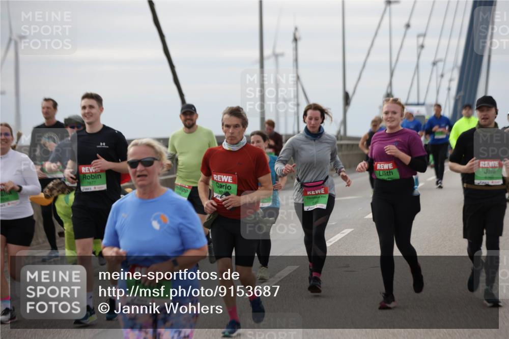 03.10.2025 - Köhlbrandbrückenlauf Jannik Wohlers http://msf.ph/oto/9153687 03.10.2025 16:04:38 Position 1 7877, 8384, 8363 meine-sportfotos.de