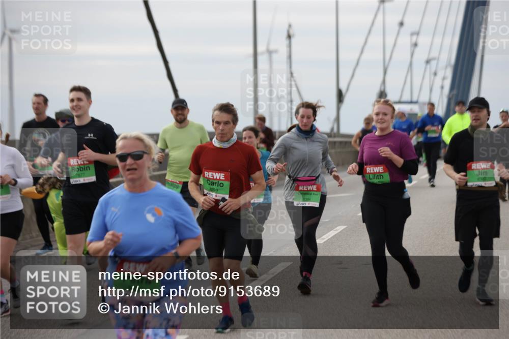 03.10.2025 - Köhlbrandbrückenlauf Jannik Wohlers http://msf.ph/oto/9153689 03.10.2025 16:04:38 Position 1 7877, 8299, 8384 meine-sportfotos.de