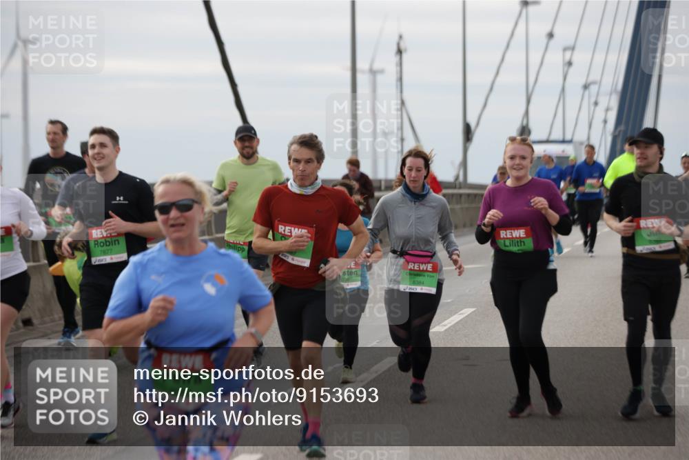 03.10.2025 - Köhlbrandbrückenlauf Jannik Wohlers http://msf.ph/oto/9153693 03.10.2025 16:04:38 Position 1 7877, 8384, 1330, 8363 meine-sportfotos.de