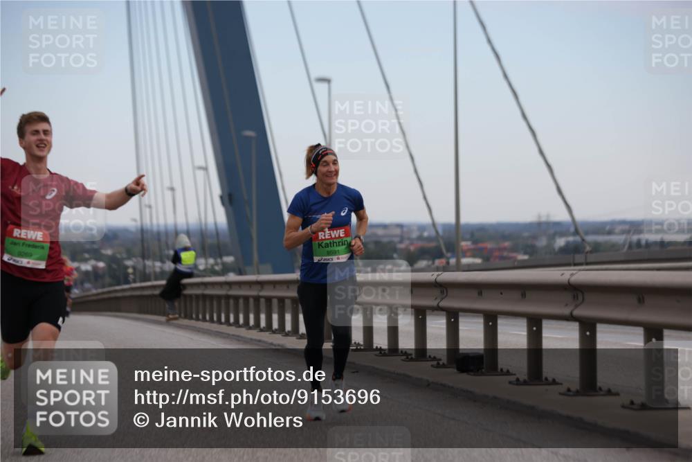 03.10.2025 - Köhlbrandbrückenlauf Jannik Wohlers http://msf.ph/oto/9153696 03.10.2025 15:19:42 Position 1 9269, 9591 meine-sportfotos.de