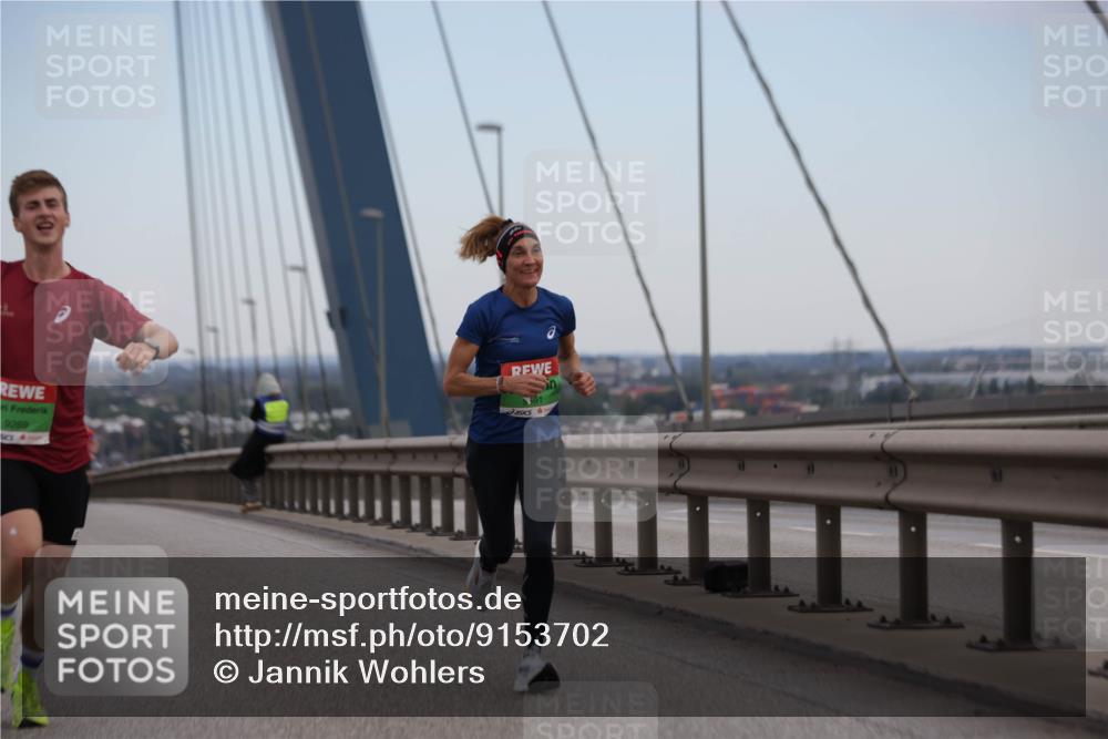 03.10.2025 - Köhlbrandbrückenlauf Jannik Wohlers http://msf.ph/oto/9153702 03.10.2025 15:19:43 Position 1 9269 meine-sportfotos.de