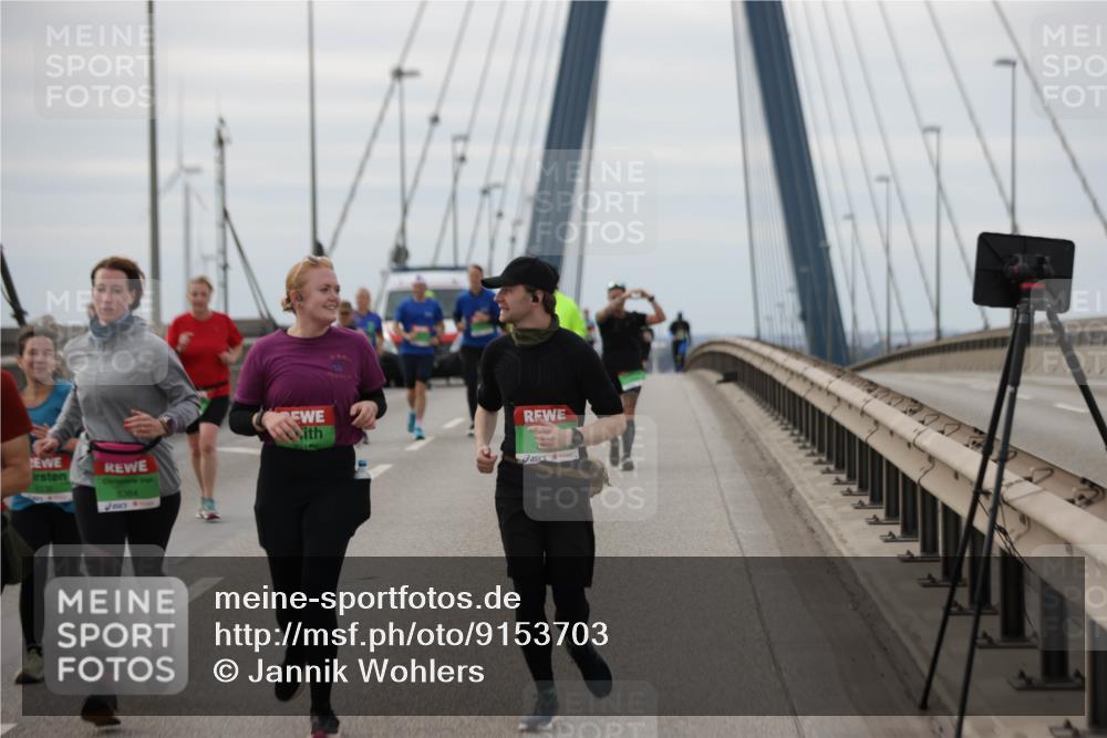 03.10.2025 - Köhlbrandbrückenlauf Jannik Wohlers http://msf.ph/oto/9153703 03.10.2025 16:04:39 Position 1 8384 meine-sportfotos.de