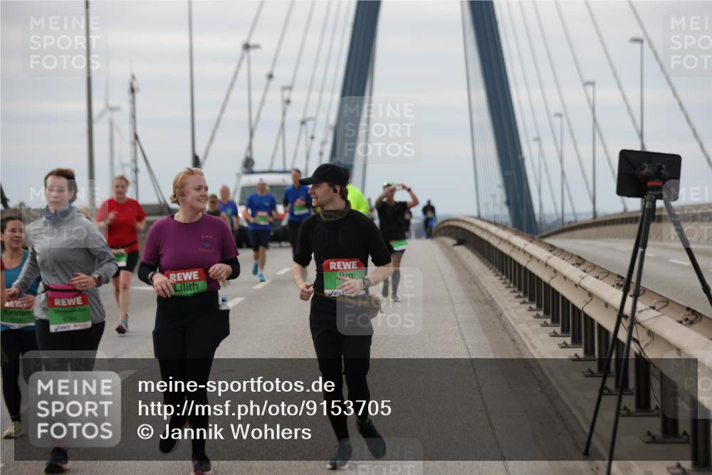 03.10.2025 - Köhlbrandbrückenlauf Jannik Wohlers http://msf.ph/oto/9153705 03.10.2025 16:04:39 Position 1 8384 meine-sportfotos.de