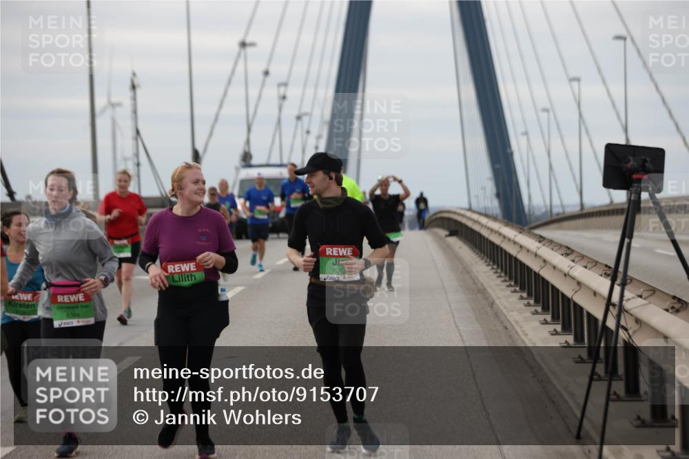 03.10.2025 - Köhlbrandbrückenlauf Jannik Wohlers http://msf.ph/oto/9153707 03.10.2025 16:04:39 Position 1 8384, 8363 meine-sportfotos.de