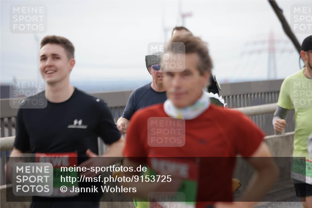 03.10.2025 - Köhlbrandbrückenlauf Jannik Wohlers http://msf.ph/oto/9153725 03.10.2025 16:04:41 Position 1 7817 meine-sportfotos.de