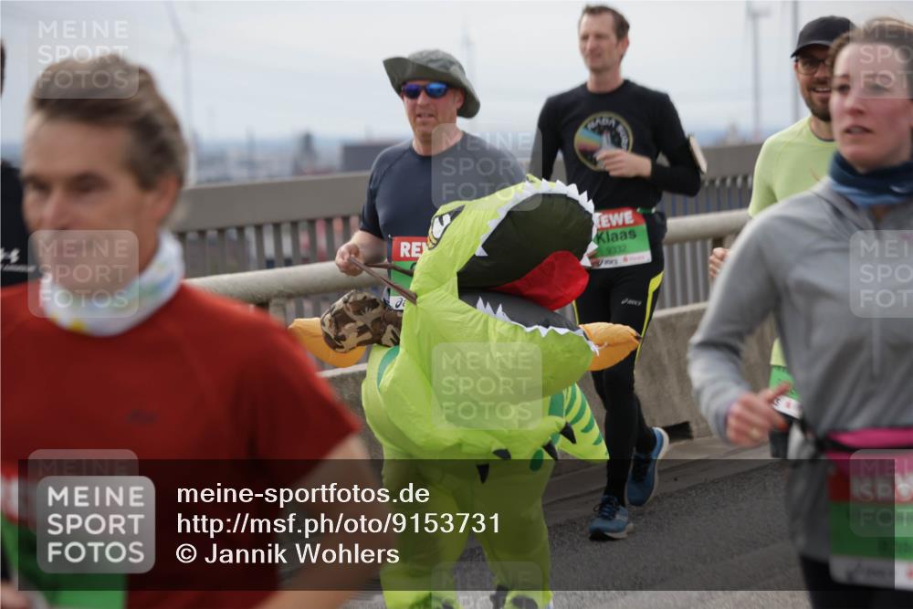 03.10.2025 - Köhlbrandbrückenlauf Jannik Wohlers http://msf.ph/oto/9153731 03.10.2025 16:04:42 Position 1 9332 meine-sportfotos.de