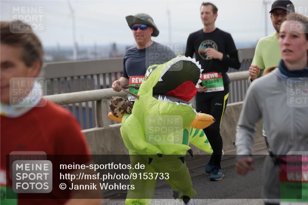 03.10.2025 - Köhlbrandbrückenlauf Jannik Wohlers http://msf.ph/oto/9153733 03.10.2025 16:04:42 Position 1 9332, 93 meine-sportfotos.de