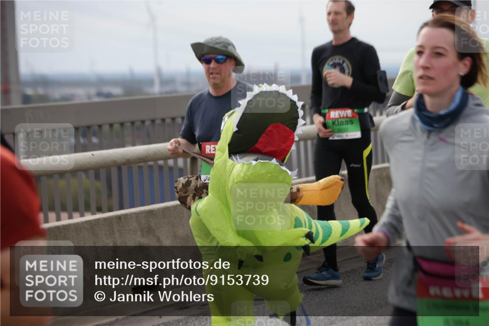 03.10.2025 - Köhlbrandbrückenlauf Jannik Wohlers http://msf.ph/oto/9153739 03.10.2025 16:04:42 Position 1 53, 9332 meine-sportfotos.de
