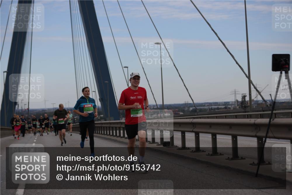 03.10.2025 - Köhlbrandbrückenlauf Jannik Wohlers http://msf.ph/oto/9153742 03.10.2025 15:21:29 Position 1 7089 meine-sportfotos.de