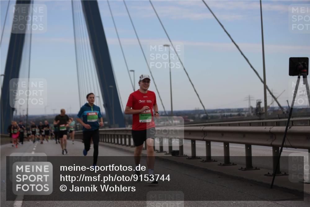 03.10.2025 - Köhlbrandbrückenlauf Jannik Wohlers http://msf.ph/oto/9153744 03.10.2025 15:21:29 Position 1  meine-sportfotos.de