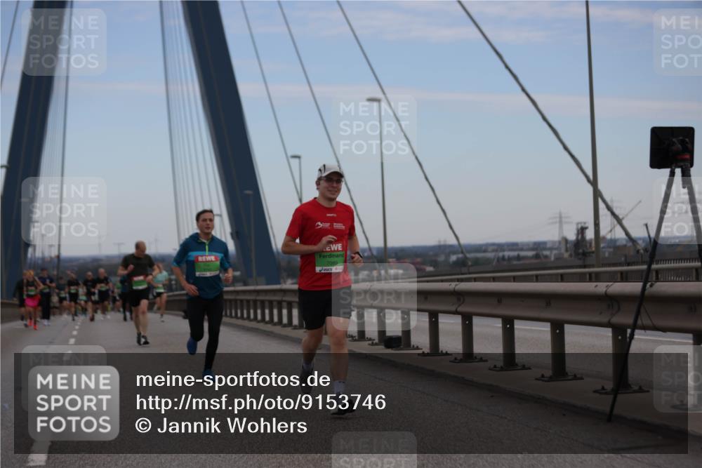 03.10.2025 - Köhlbrandbrückenlauf Jannik Wohlers http://msf.ph/oto/9153746 03.10.2025 15:21:29 Position 1 7089 meine-sportfotos.de