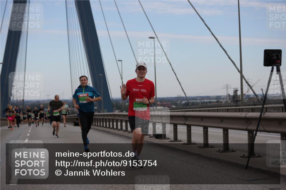 03.10.2025 - Köhlbrandbrückenlauf Jannik Wohlers http://msf.ph/oto/9153754 03.10.2025 15:21:29 Position 1 7089 meine-sportfotos.de