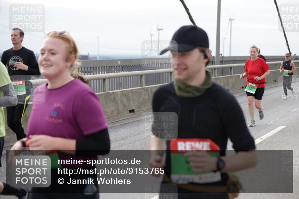 03.10.2025 - Köhlbrandbrückenlauf Jannik Wohlers http://msf.ph/oto/9153765 03.10.2025 16:04:43 Position 1 9332 meine-sportfotos.de