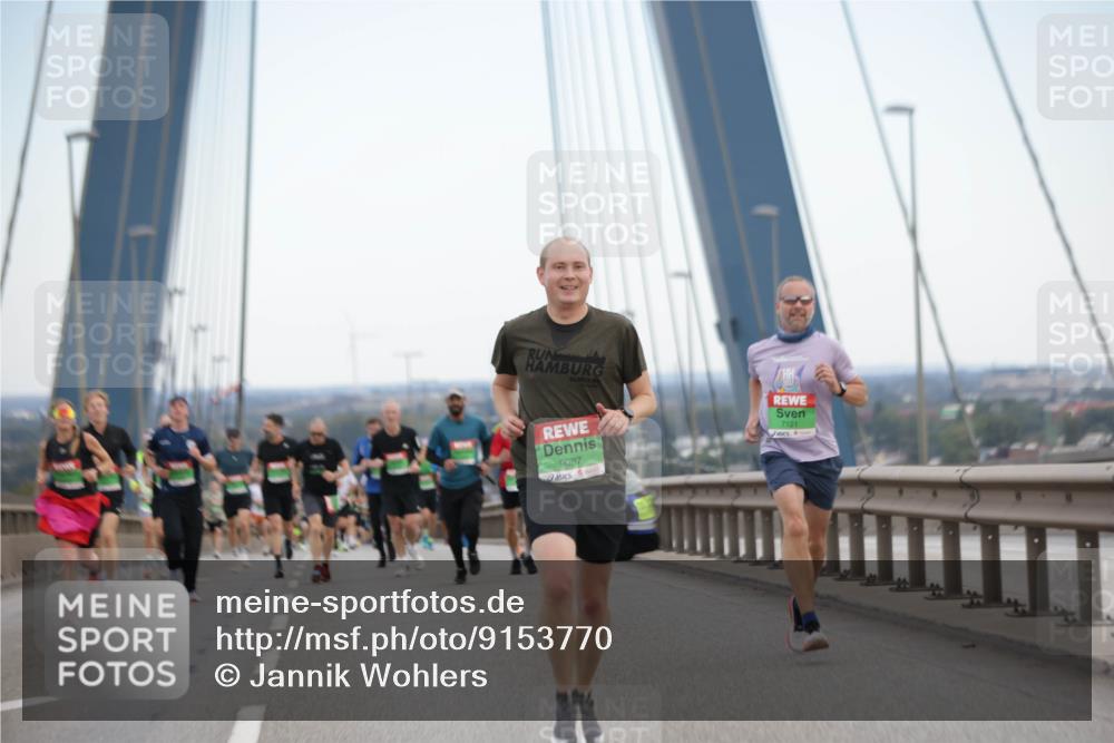 03.10.2025 - Köhlbrandbrückenlauf Jannik Wohlers http://msf.ph/oto/9153770 03.10.2025 15:21:32 Position 1 25, 0975, 9087, 7121 meine-sportfotos.de