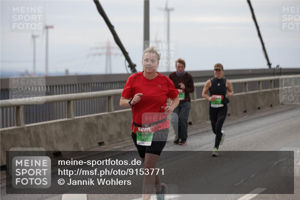 03.10.2025 - Köhlbrandbrückenlauf Jannik Wohlers http://msf.ph/oto/9153771 03.10.2025 16:04:44 Position 1 8935 meine-sportfotos.de