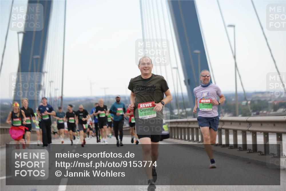 03.10.2025 - Köhlbrandbrückenlauf Jannik Wohlers http://msf.ph/oto/9153774 03.10.2025 15:21:32 Position 1 21, 0975, 9087, 7121 meine-sportfotos.de