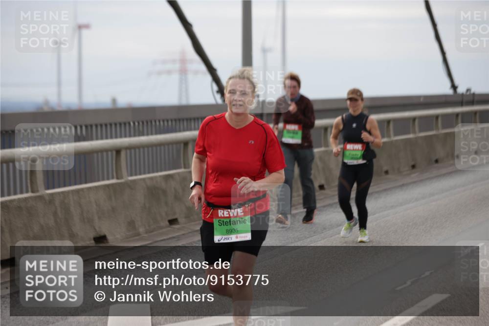 03.10.2025 - Köhlbrandbrückenlauf Jannik Wohlers http://msf.ph/oto/9153775 03.10.2025 16:04:44 Position 1 8935 meine-sportfotos.de